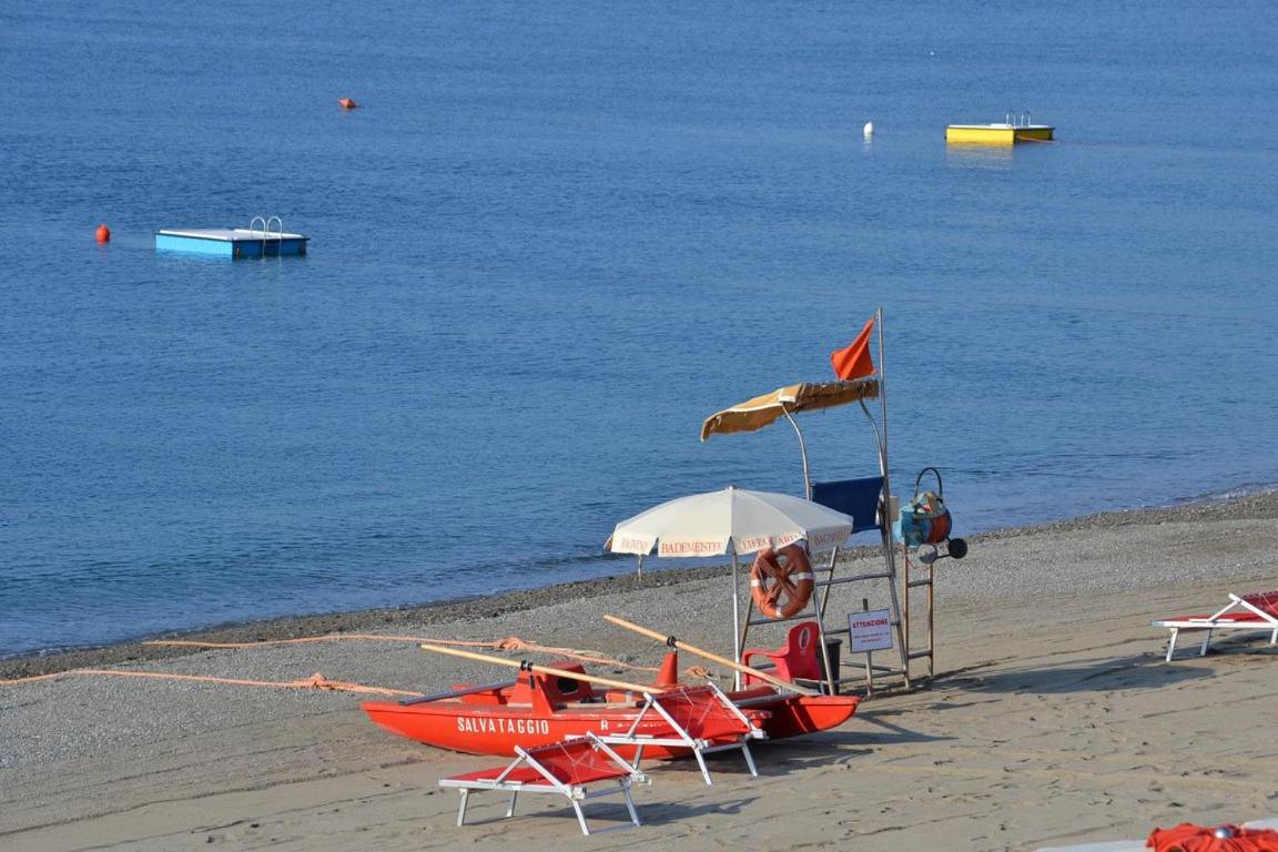 Savona Magnifico Sole Mare 150 M Wifi Climatcontrol Appartement Buitenkant foto